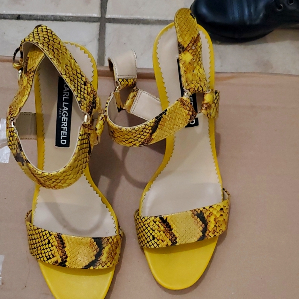Heel sandals
